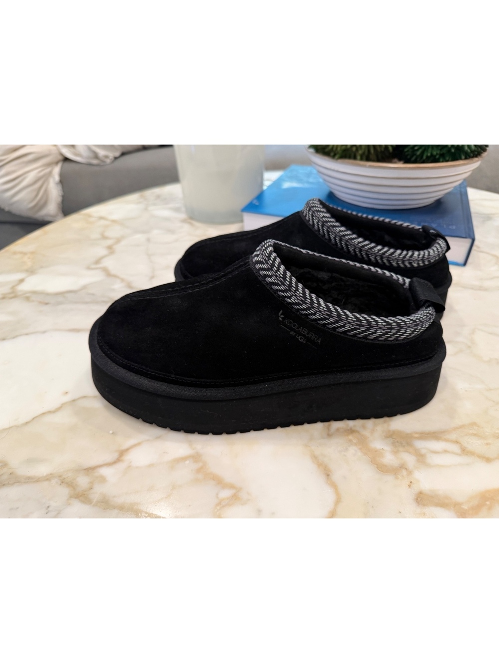 Kookaburra by Uggs Black Suede clog slippers Shearling Lined sz 8  Slippers